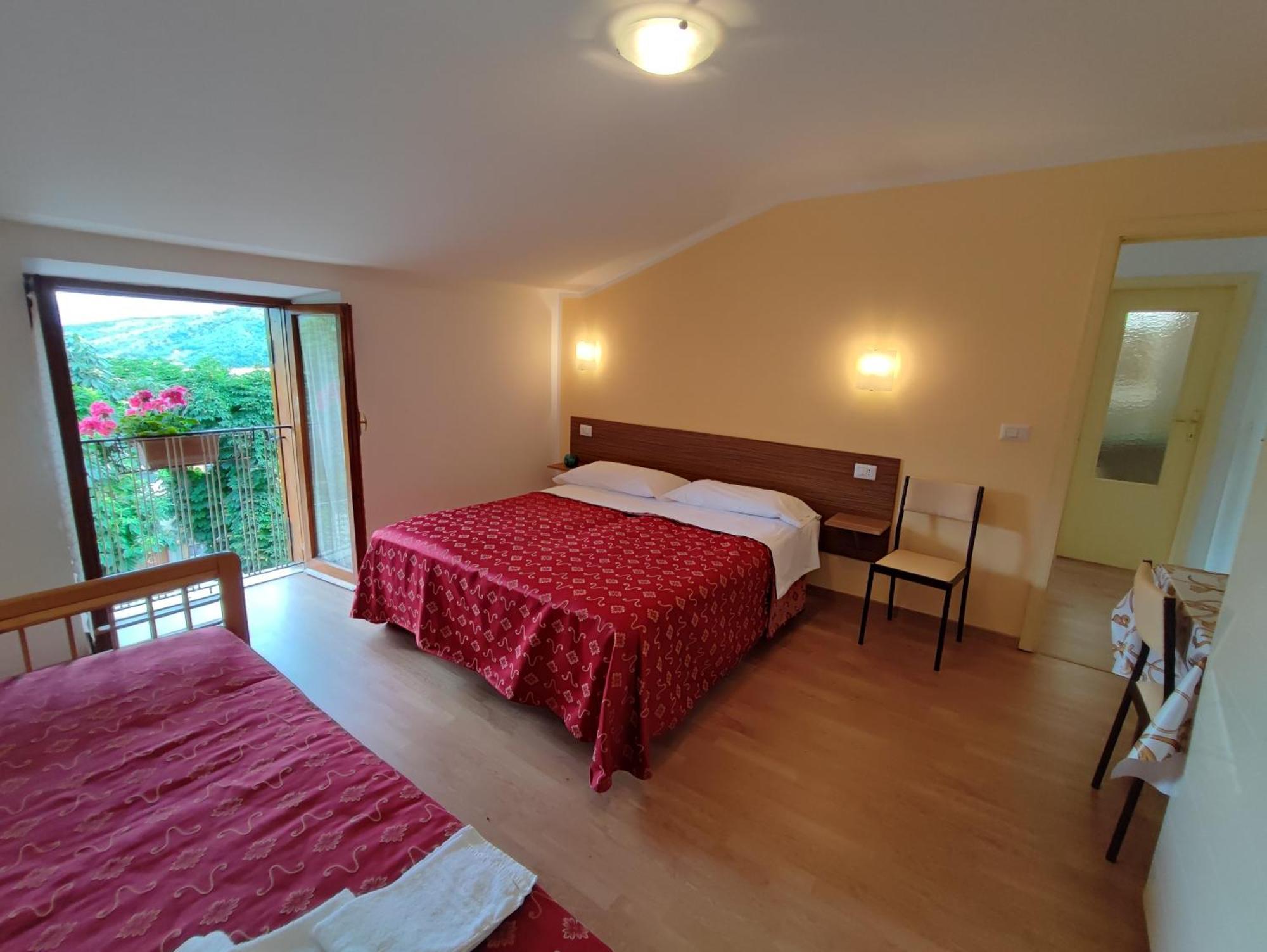 Amoroso'S House, Affittacamere Caramanico Terme Buitenkant foto